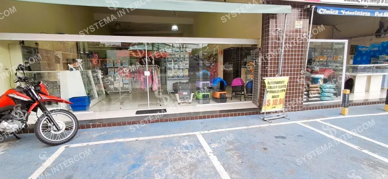 Pet shop com estacionamento na porta para 7 carros na Zona Leste