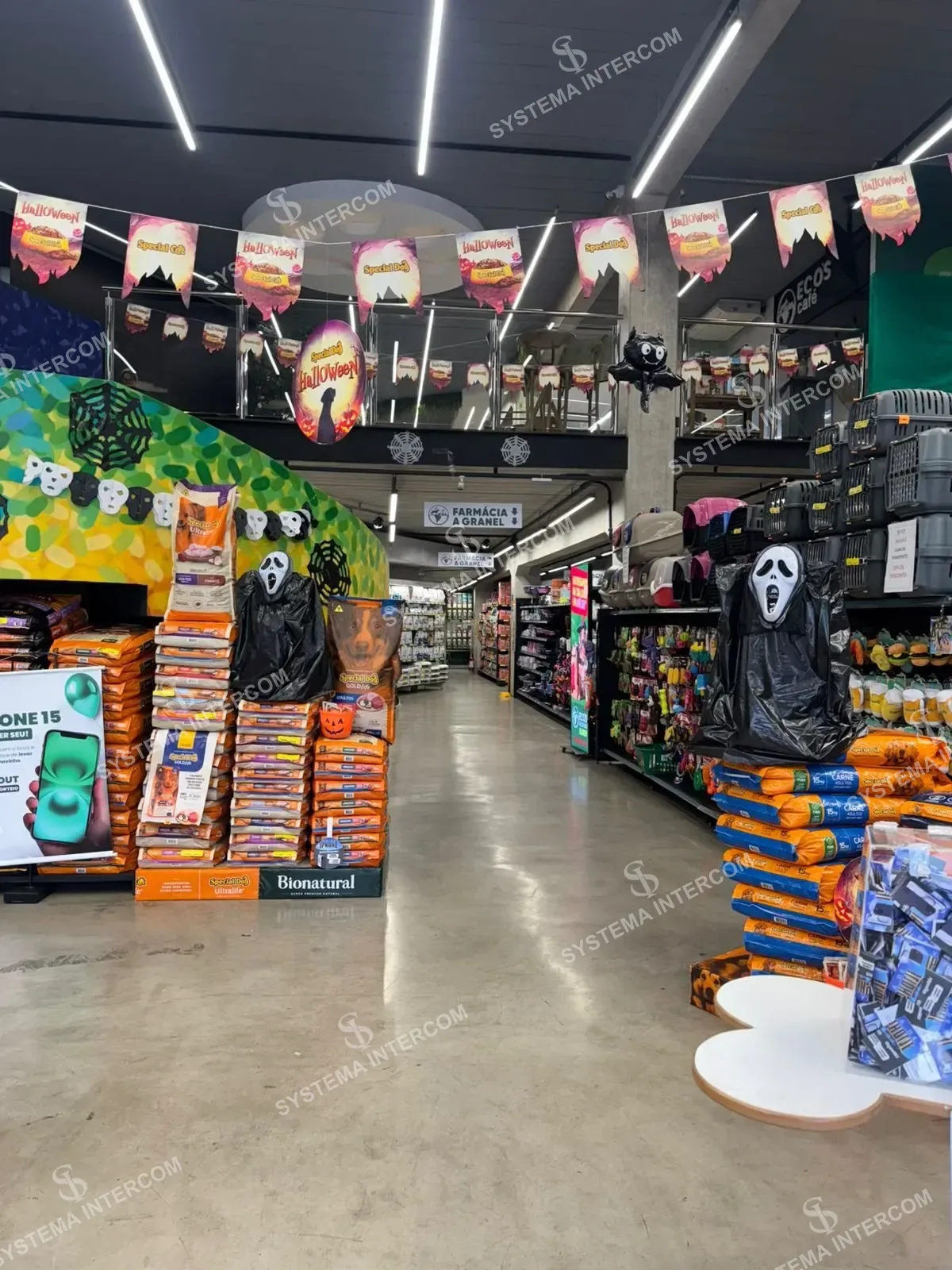 Lindo Pet Shop de esquina em Osasco
