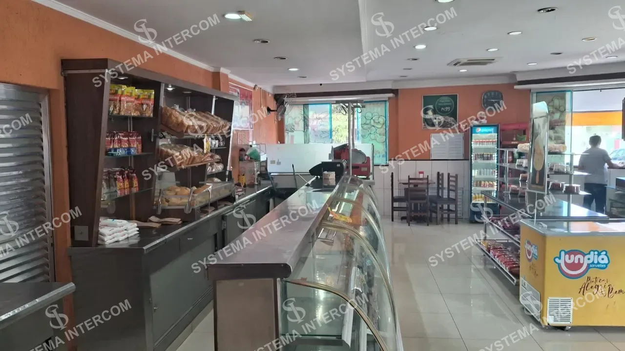 Padaria de esquina em bairro tradicional de Guarulhos