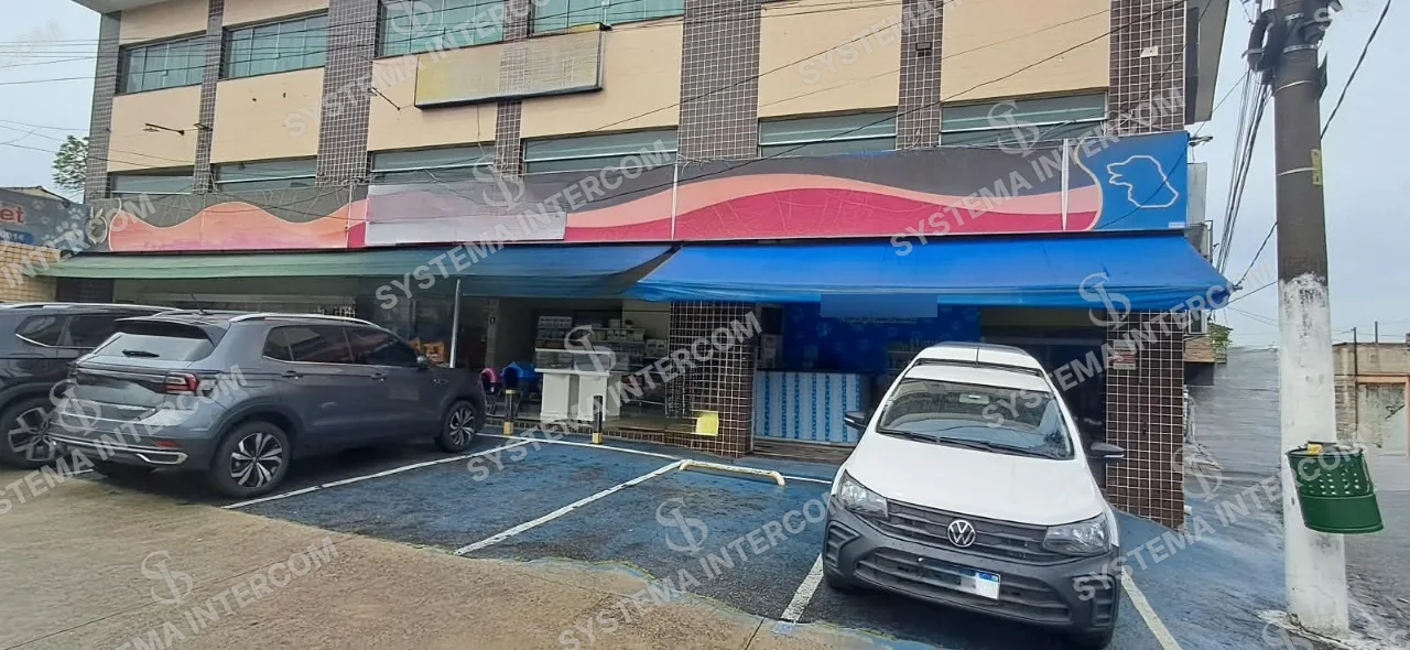 Pet shop com estacionamento na porta para 7 carros na Zona Leste