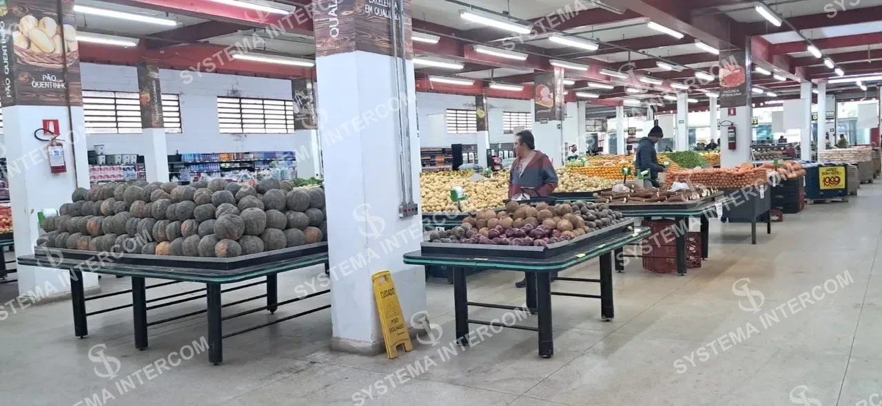 Hortifruti com estacionamento para 100 carros na Zona Sul