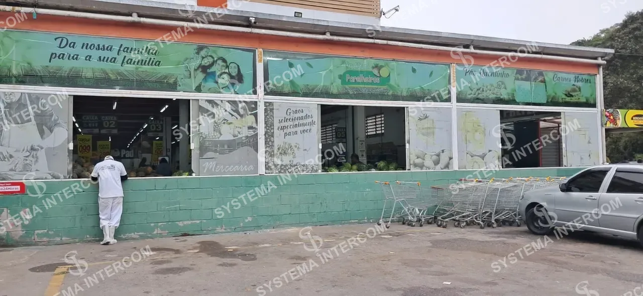 Hortifruti com estacionamento para 100 carros na Zona Sul