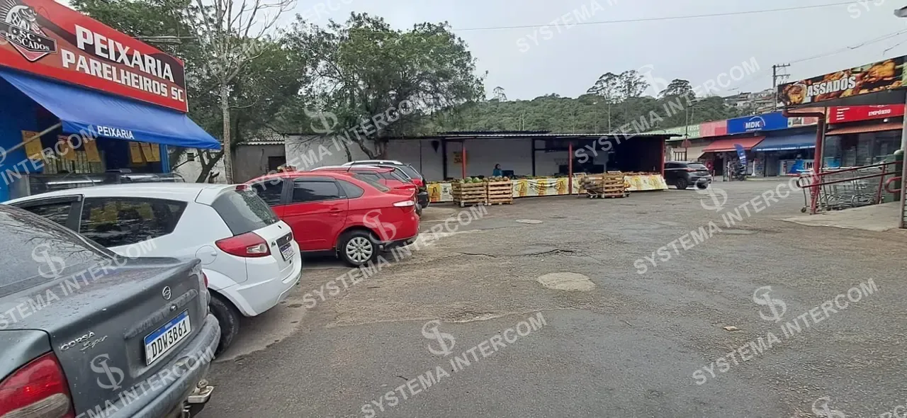 Hortifruti com estacionamento para 100 carros na Zona Sul