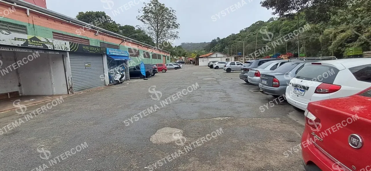 Hortifruti com estacionamento para 100 carros na Zona Sul