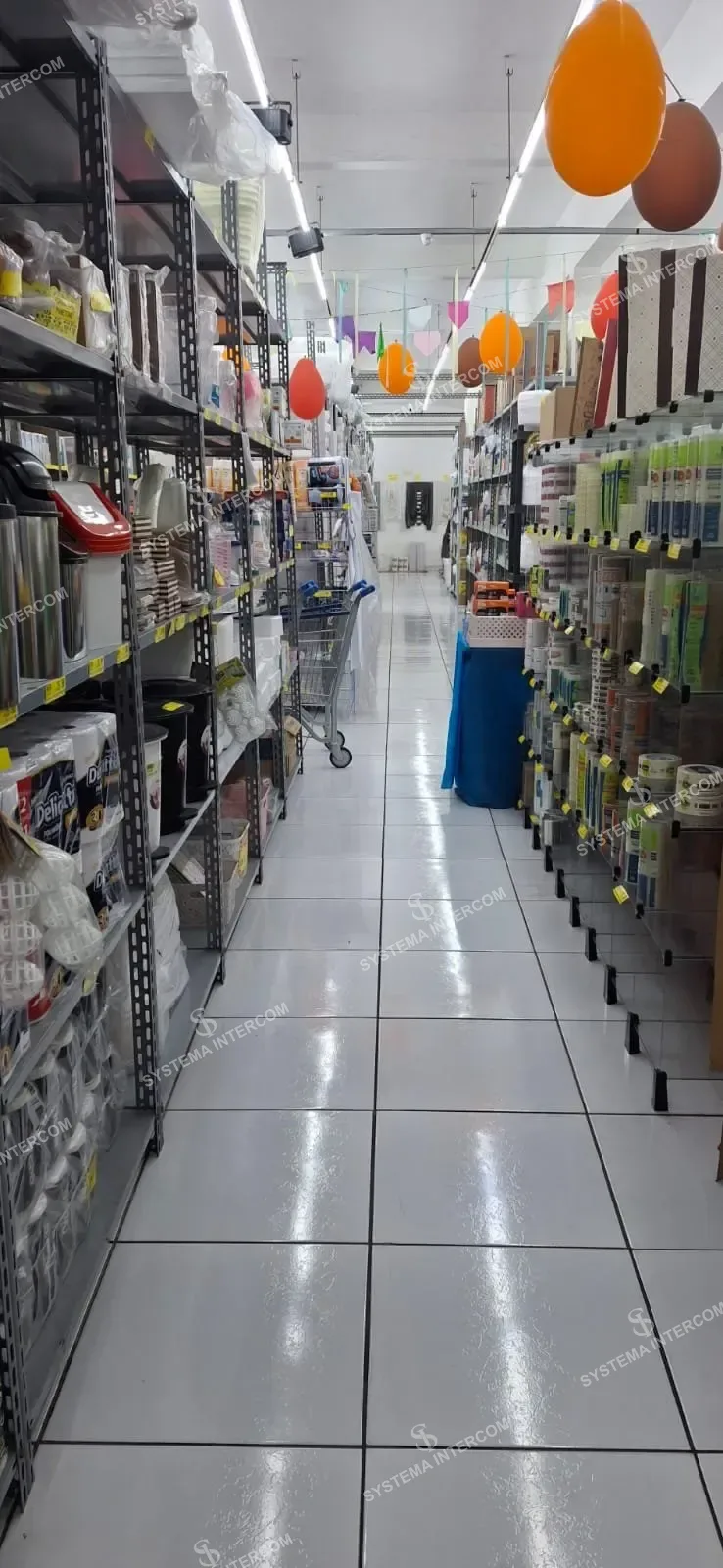Linda loja de descartaveis e embalagens, com CNPJ
