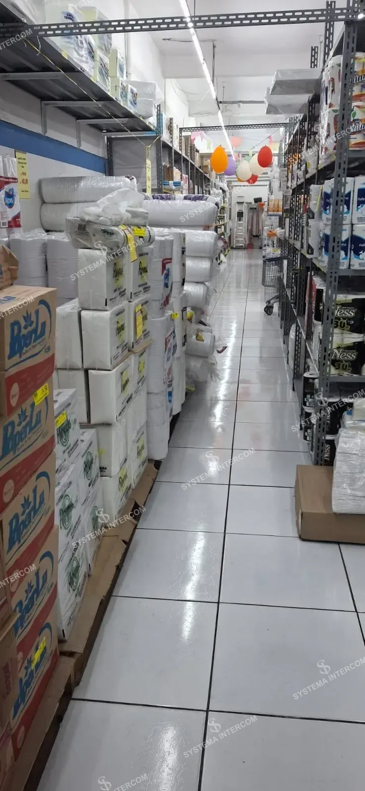 Linda loja de descartaveis e embalagens, com CNPJ