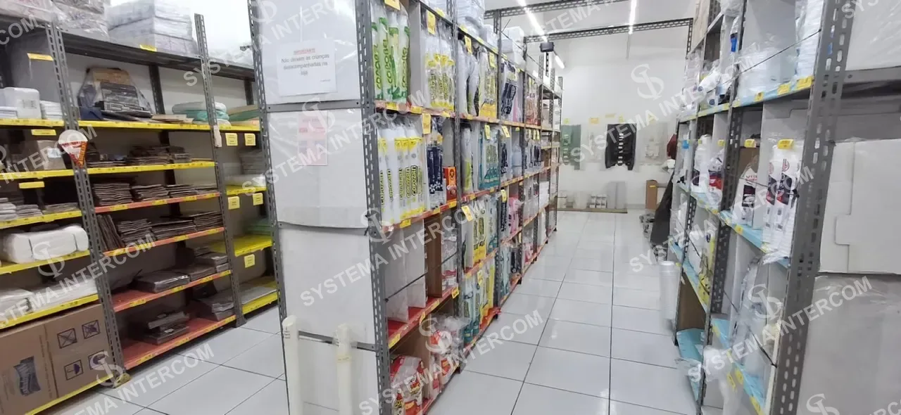 Linda loja de descartaveis e embalagens, com CNPJ