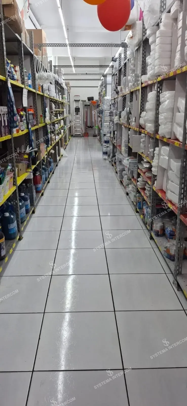 Linda loja de descartaveis e embalagens, com CNPJ