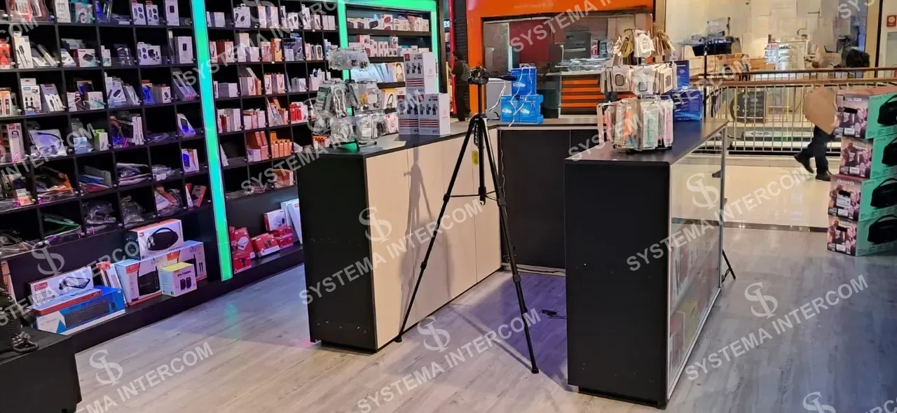 Loja de celular confinada em grande shopping