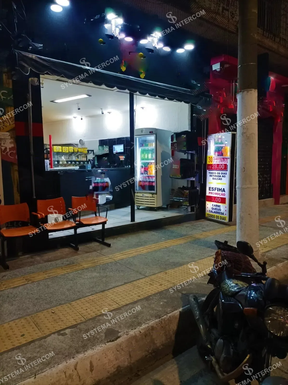 Pizzaria toda reformada na Zona Leste