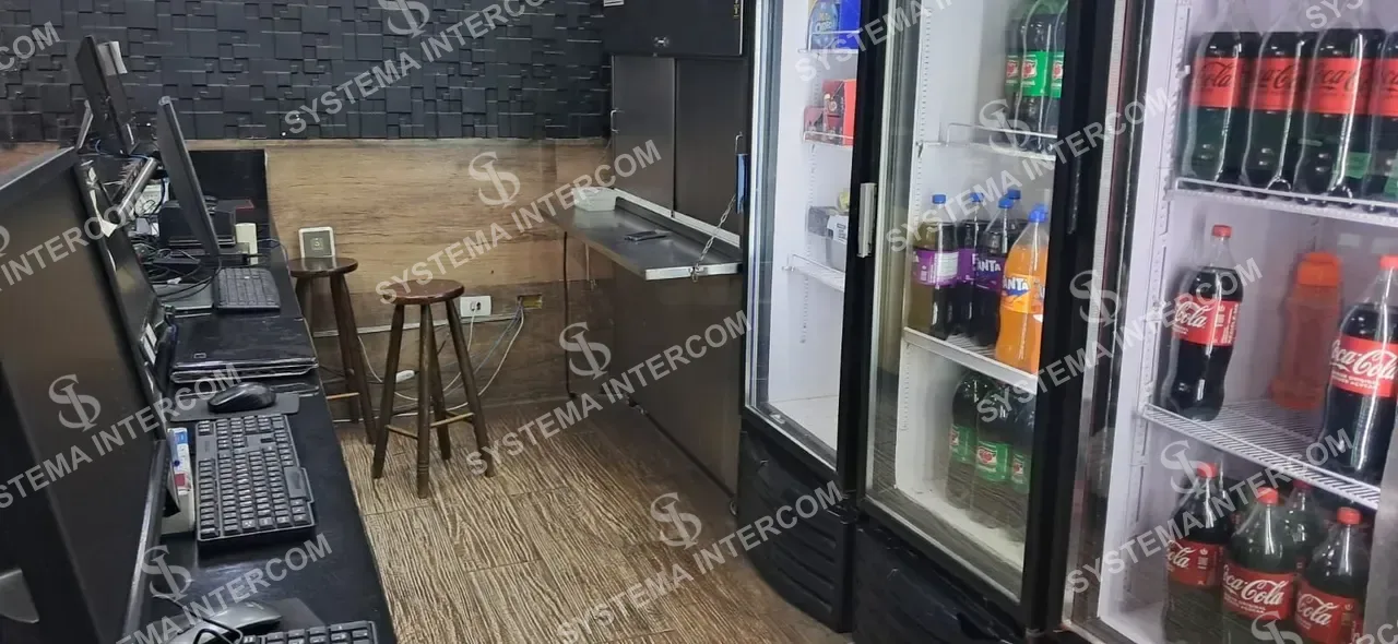 Disk pizza em Avenida de grande movimento