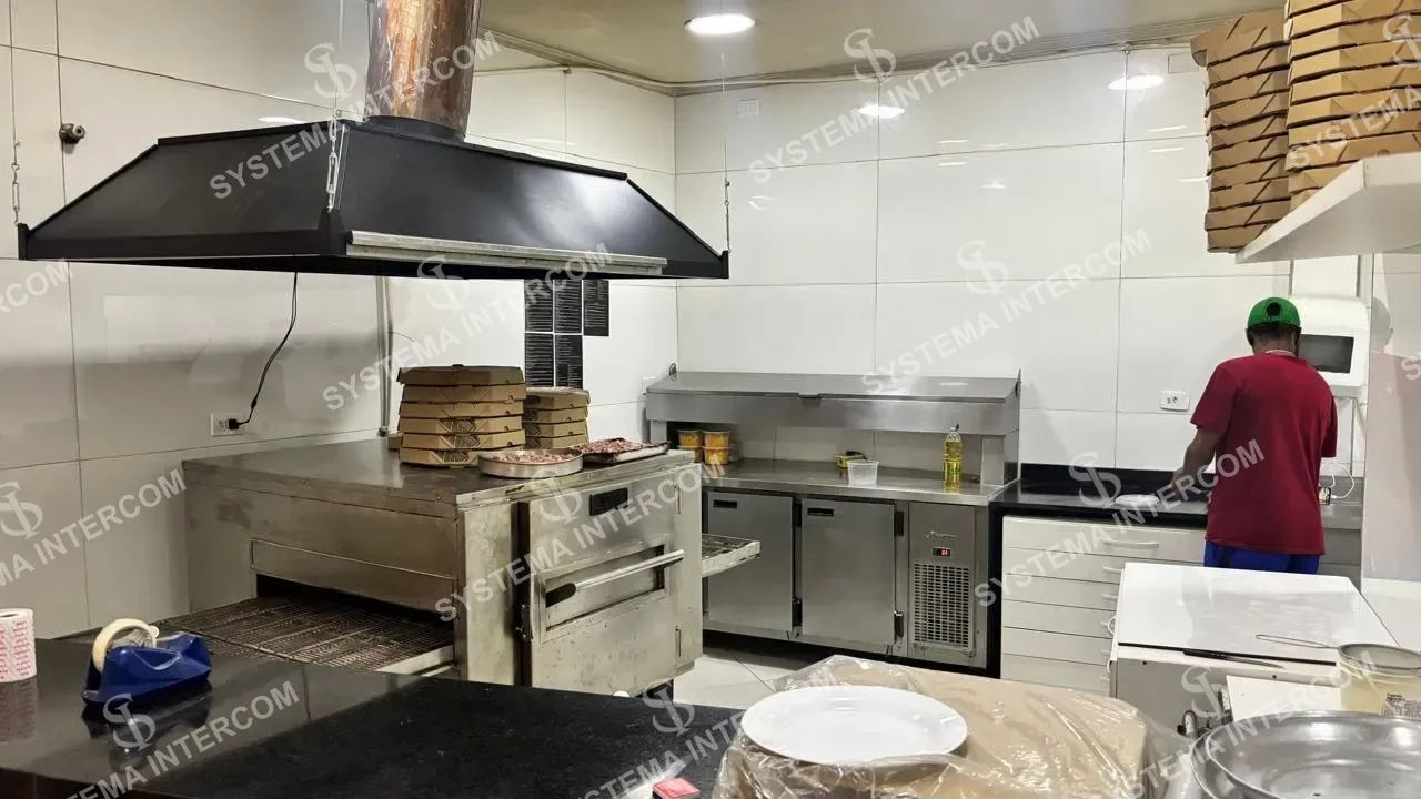 Pizzaria com salão, otimas instalações