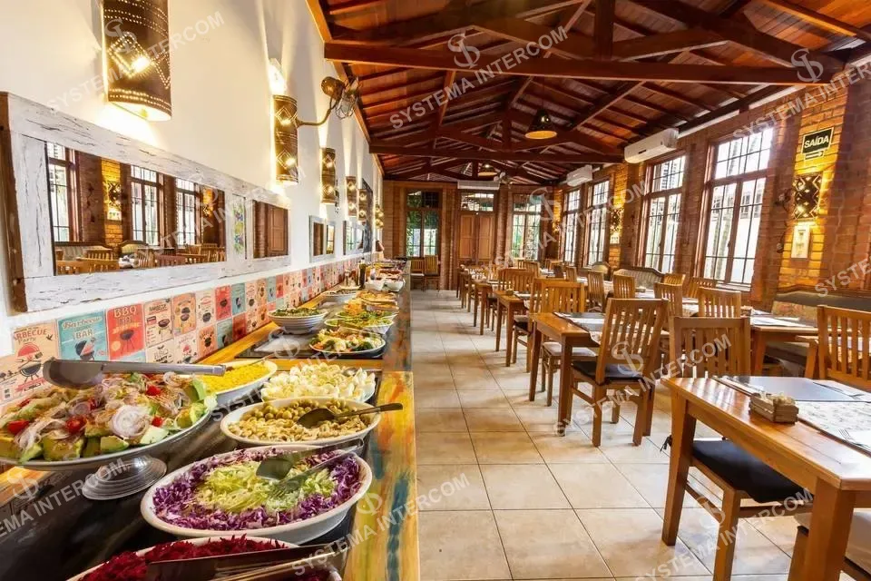 Restaurante de esquina na Zona Leste