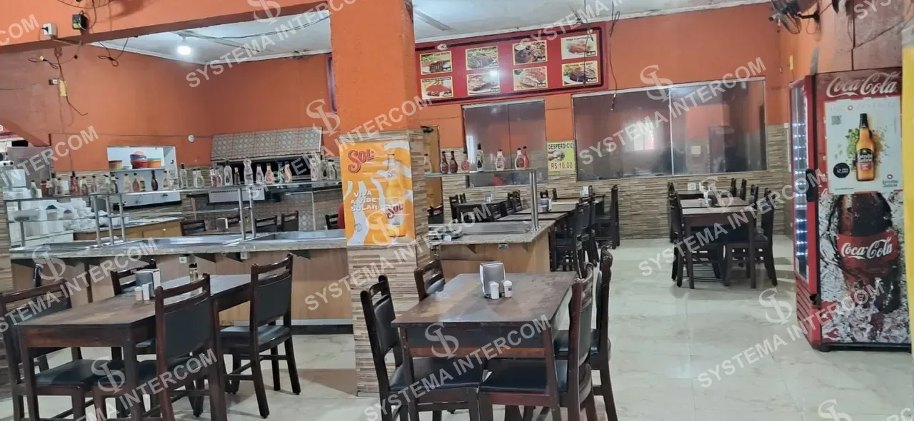 Restaurante de esquina com estacionamento em Guarulhos