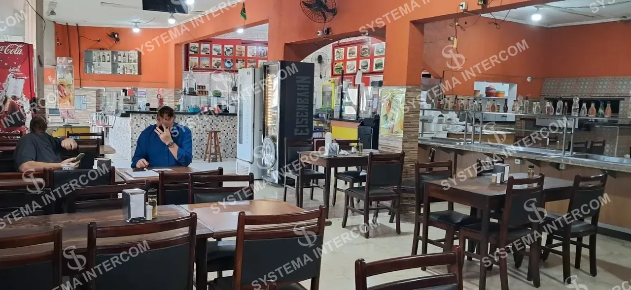 Restaurante de esquina com estacionamento em Guarulhos