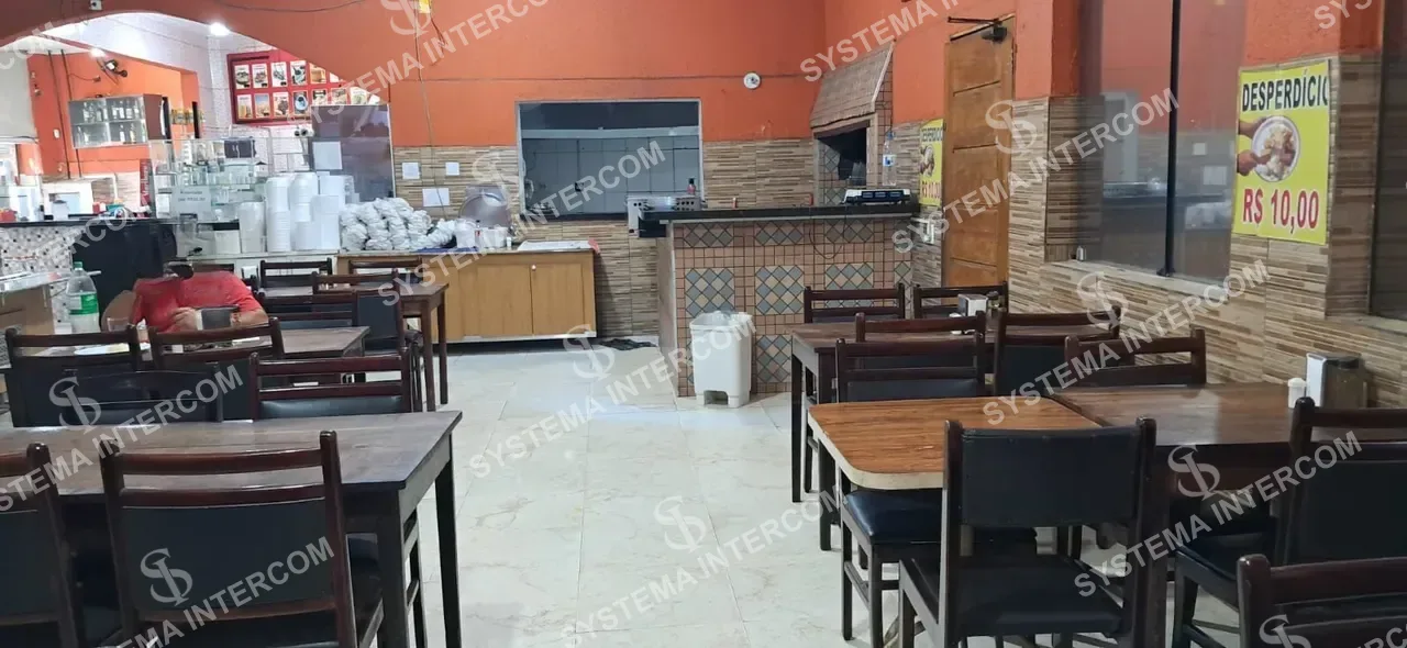 Restaurante de esquina com estacionamento em Guarulhos