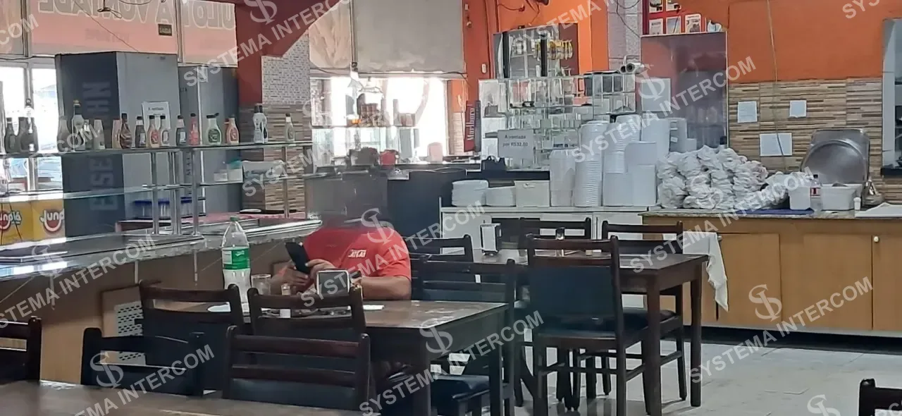 Restaurante de esquina com estacionamento em Guarulhos