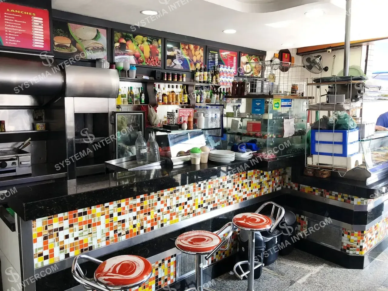 Lanchonete de esquina no Brás