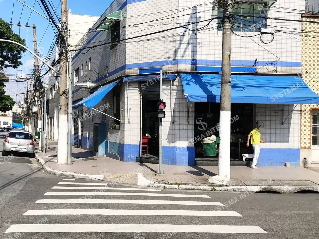 Lanchonete de esquina no Brás