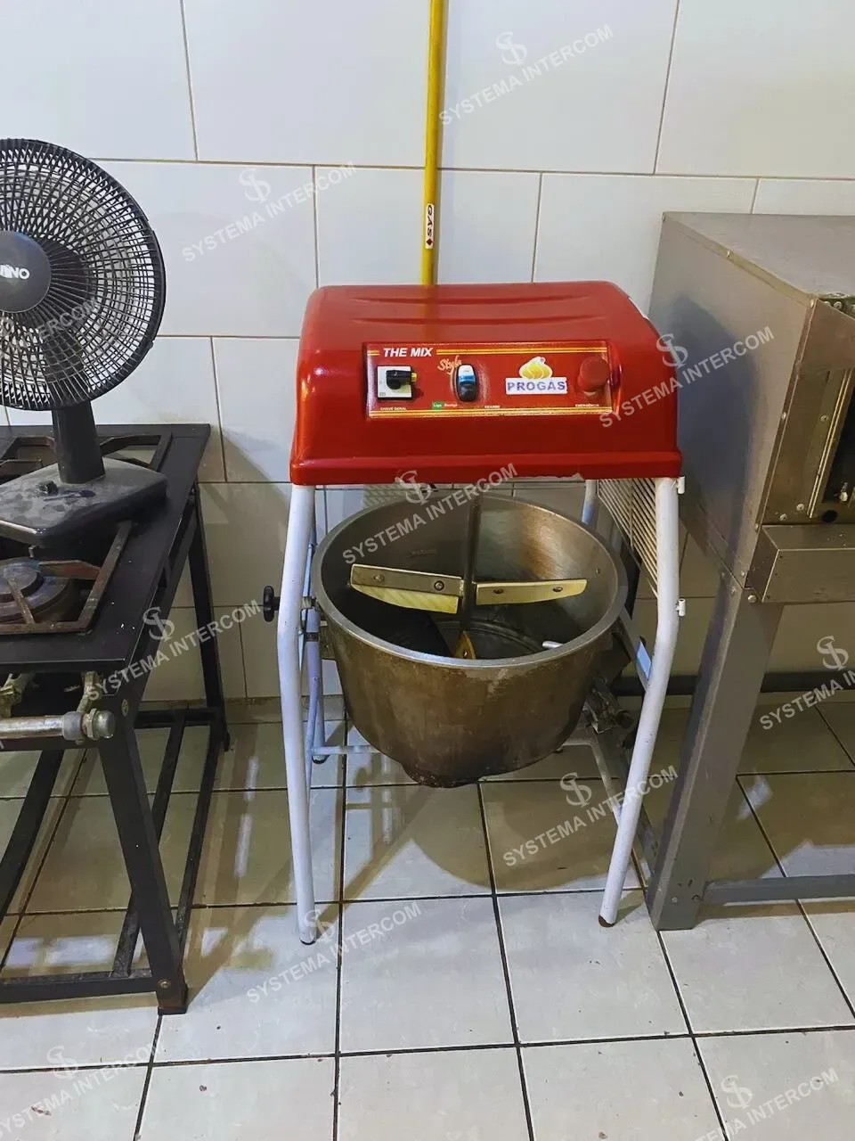 Loja de salgados de esquina na região da Zona Norte