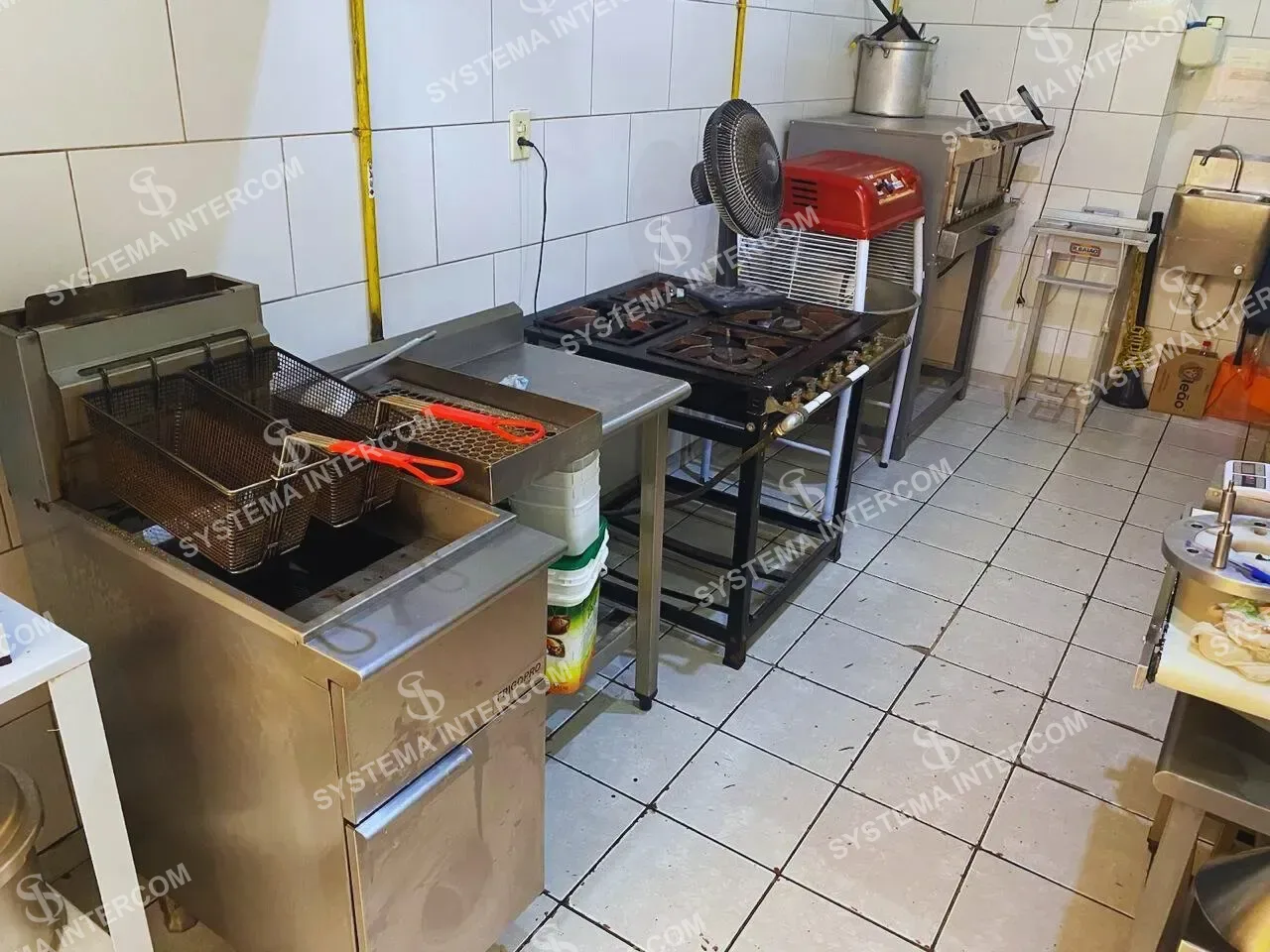 Loja de salgados de esquina na região da Zona Norte