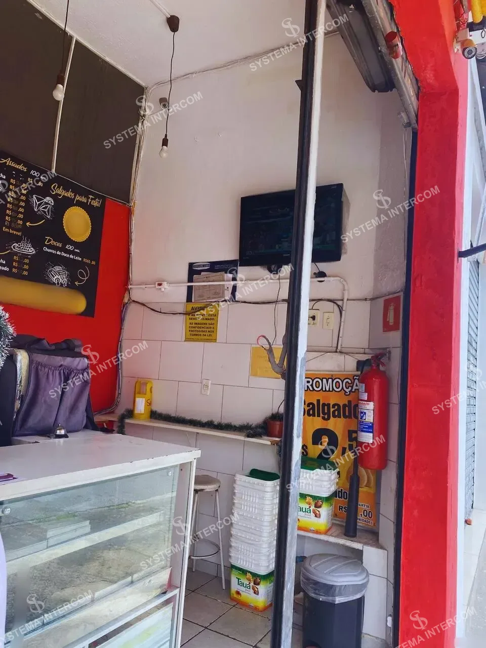 Loja de salgados de esquina na região da Zona Norte