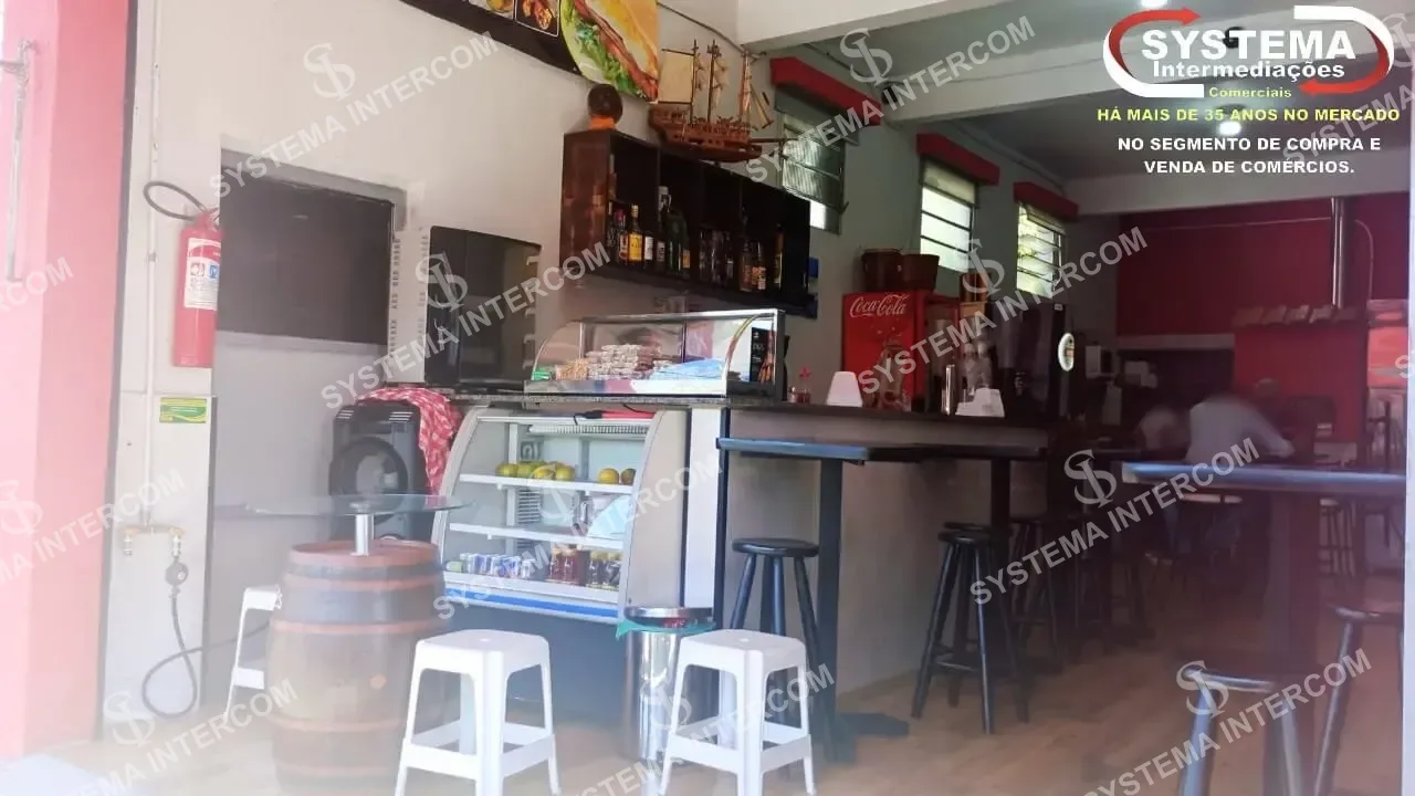 Lanchonete estilo casa do norte na Zona Leste