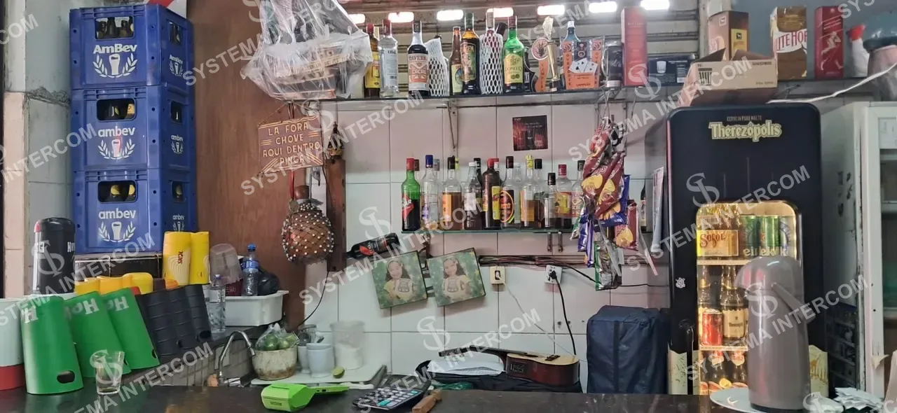 Bar de esquina em avenida de bastante movimento na Zona Leste