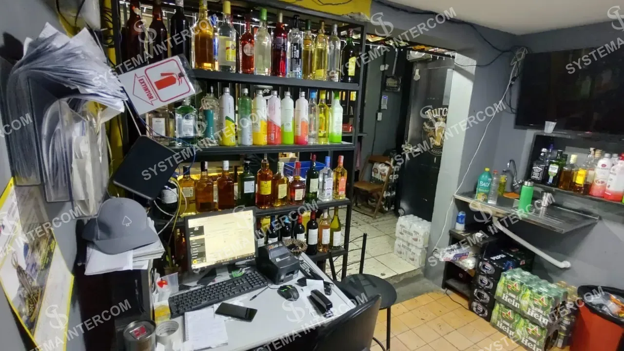 Adega de esquina na Zona Leste