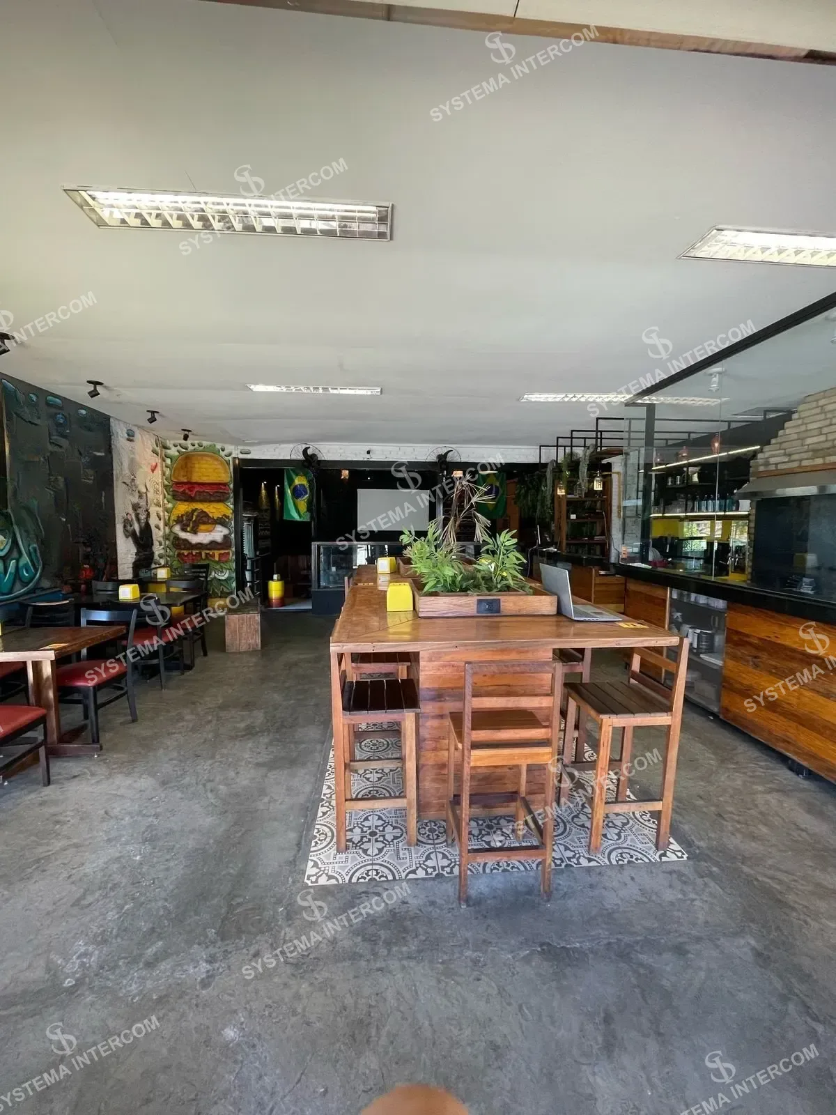 Hamburgueria de esquina próximo ao ABC