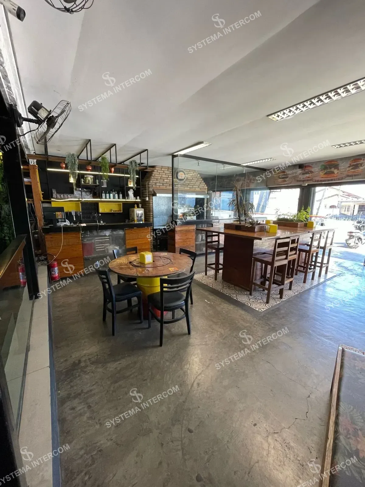 Hamburgueria de esquina próximo ao ABC