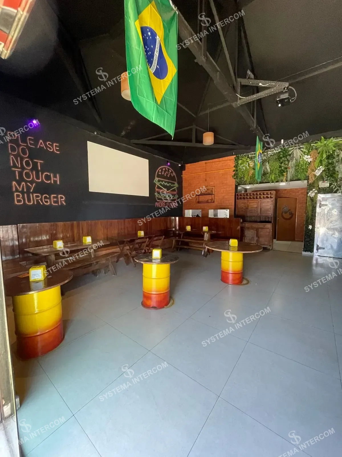 Hamburgueria de esquina próximo ao ABC