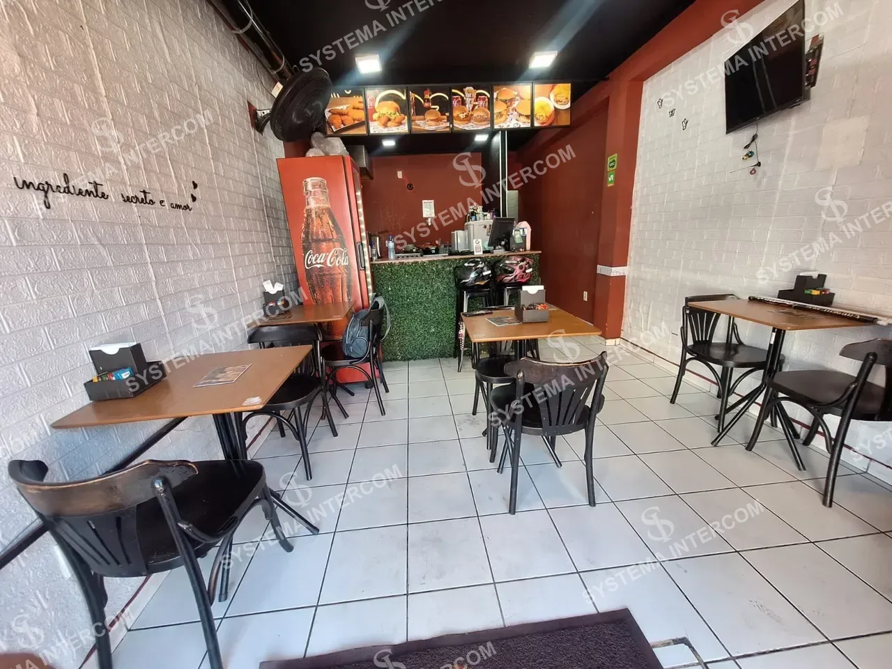 Restaurante bem localizado na Zona Leste