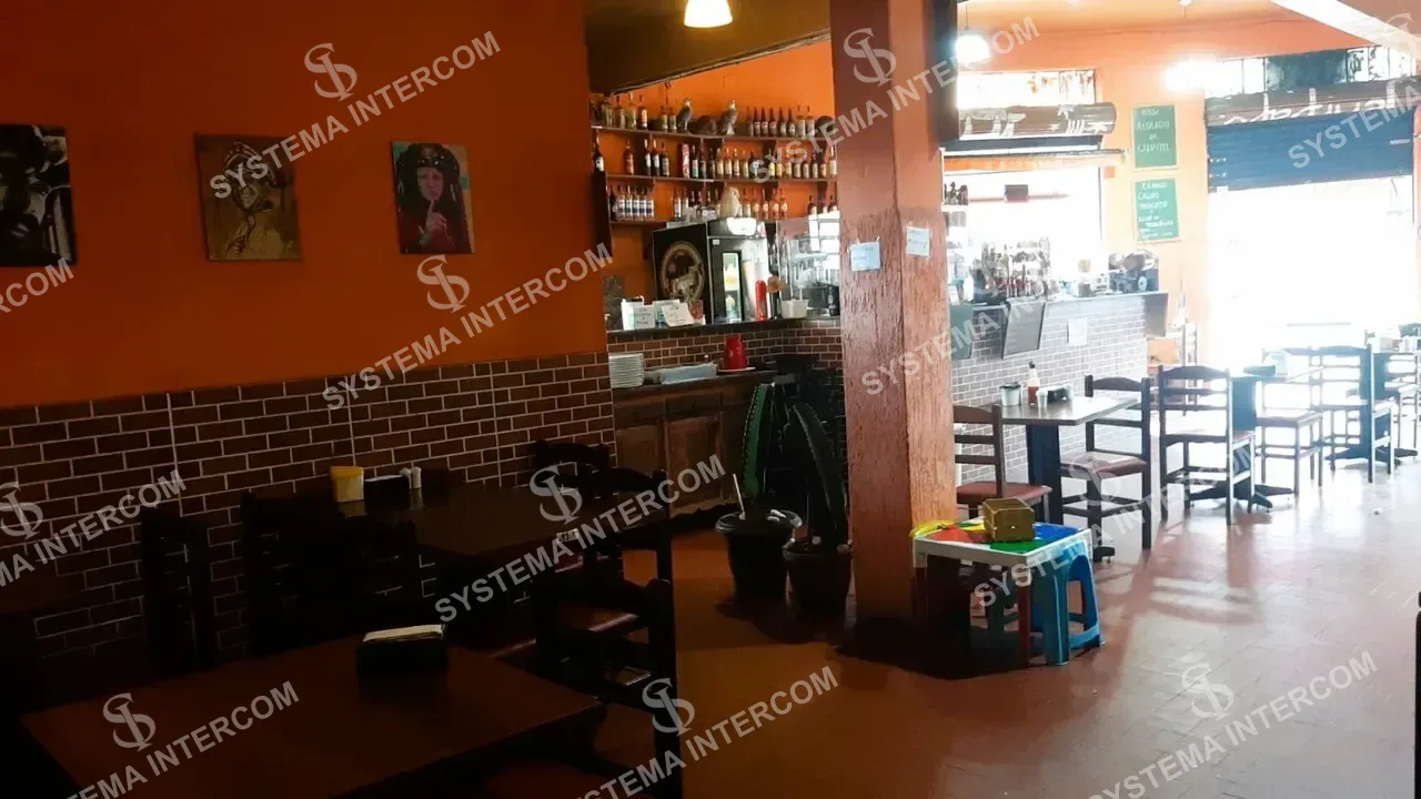 Restaurante e casa do norte de esquina em Guarulhos