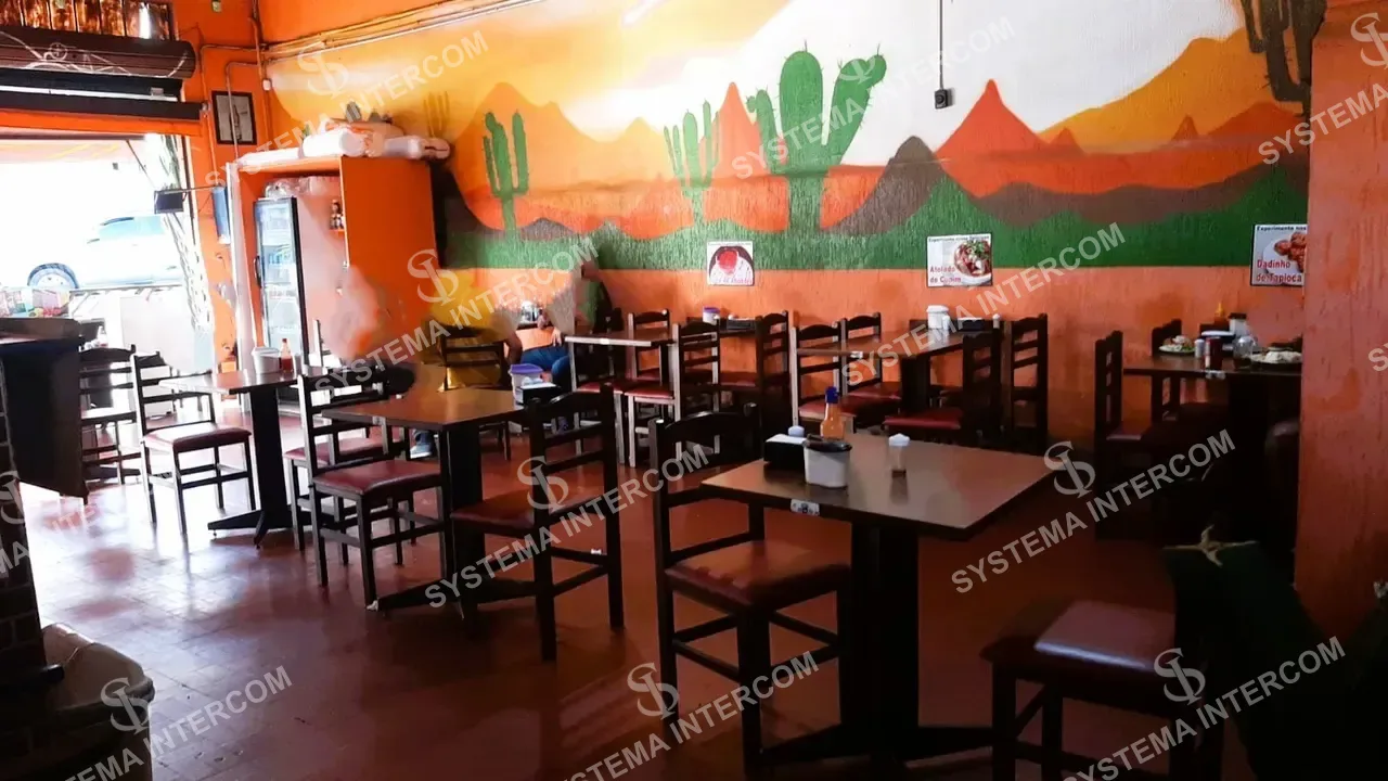 Restaurante e casa do norte de esquina em Guarulhos