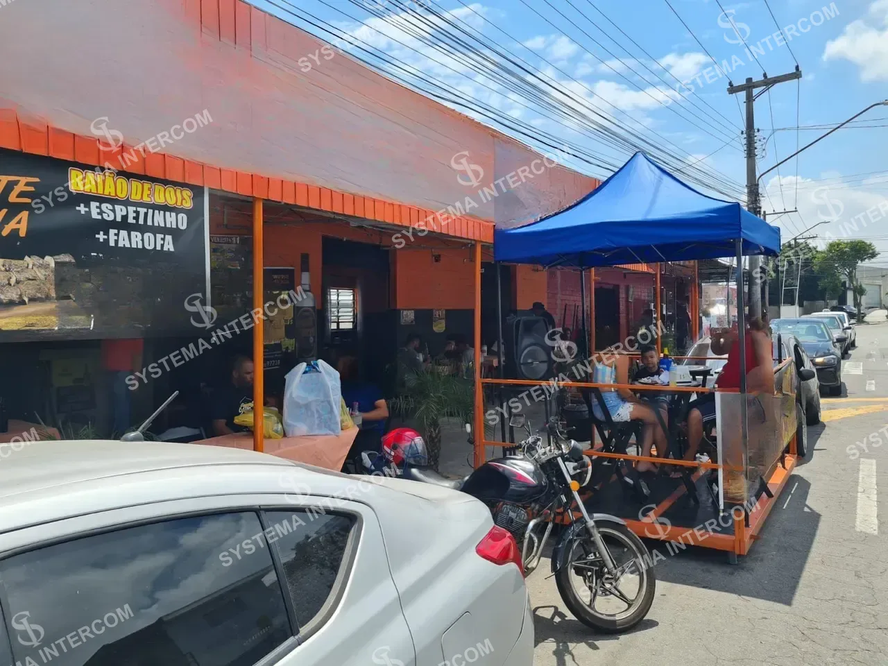 Lanchonete e espetinho a la carte de esquina em Suzano