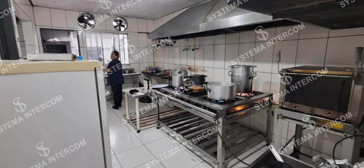 Lanchonete e Restaurante em av de muito movimento de bancos e lojas em Guarulhos