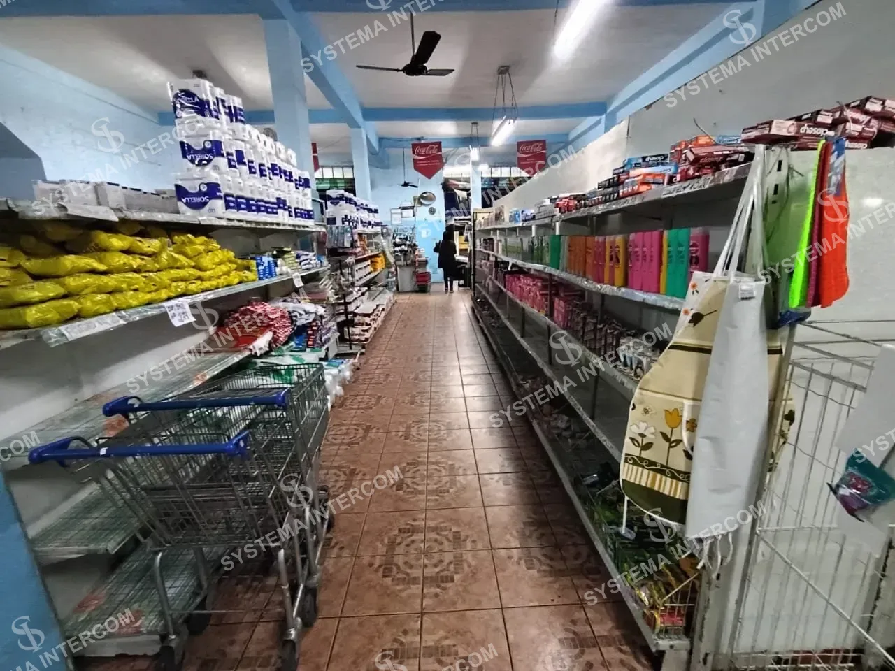 Mercadinho bem localizado na Zona Leste