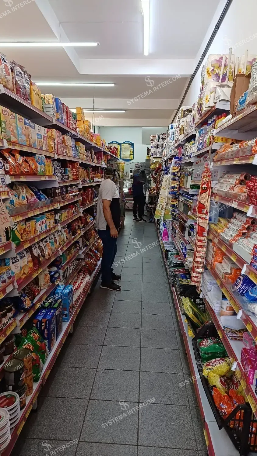 Mercado sem açougue na região da Zona Sul