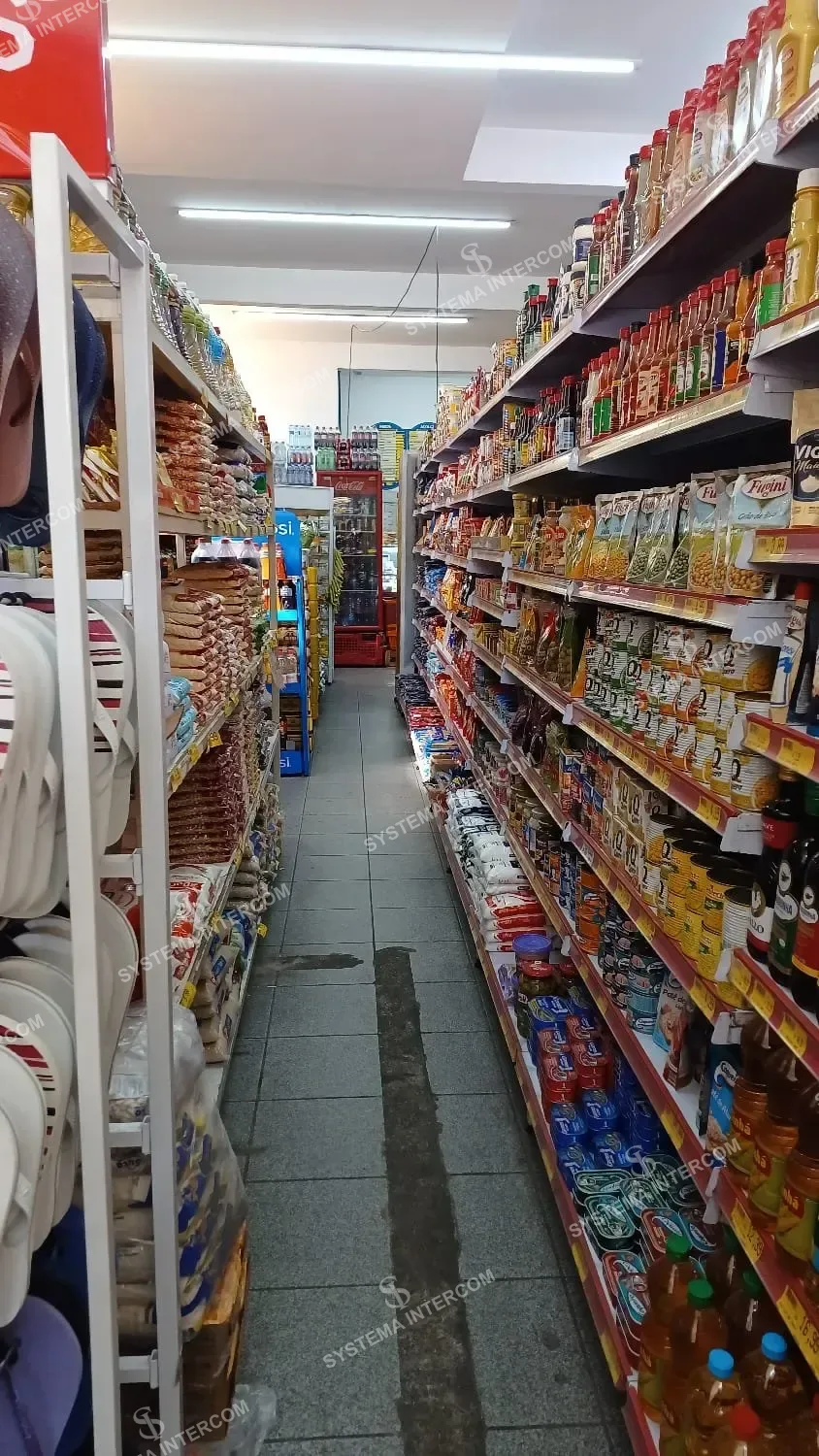 Mercado sem açougue na região da Zona Sul
