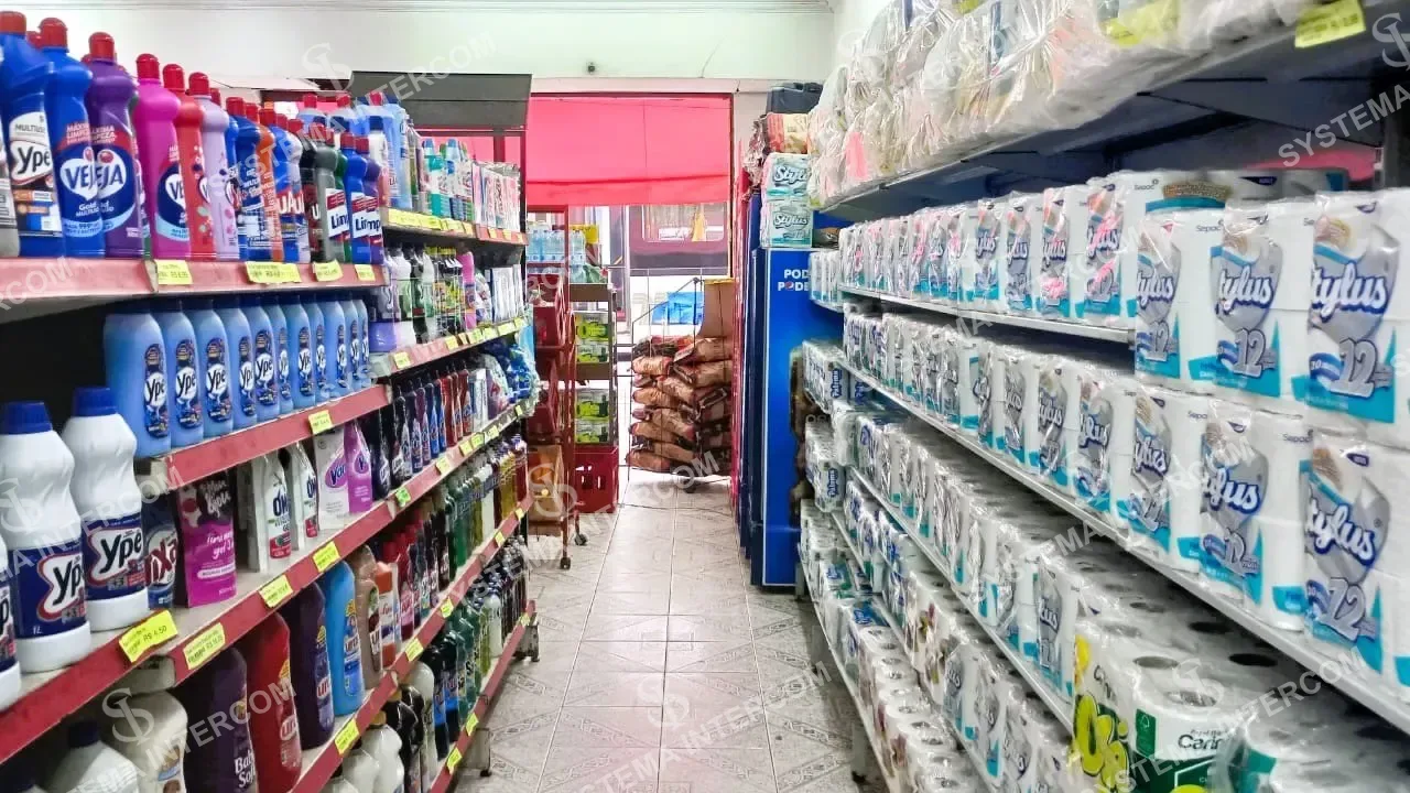 Mercadinho sem açougue e sem padaria na região da Zona Norte