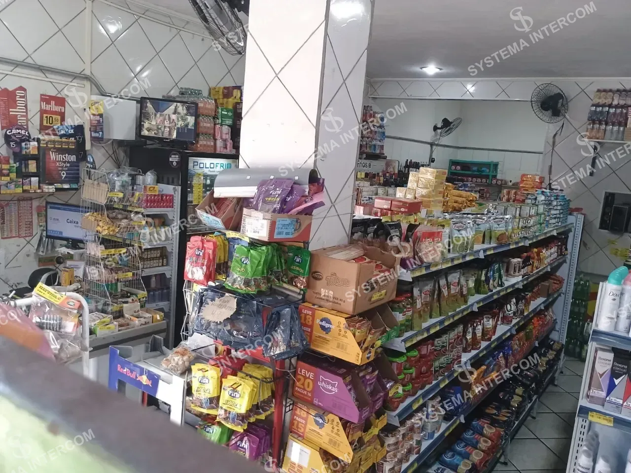 Mercado sem açougue na região da Zona Leste